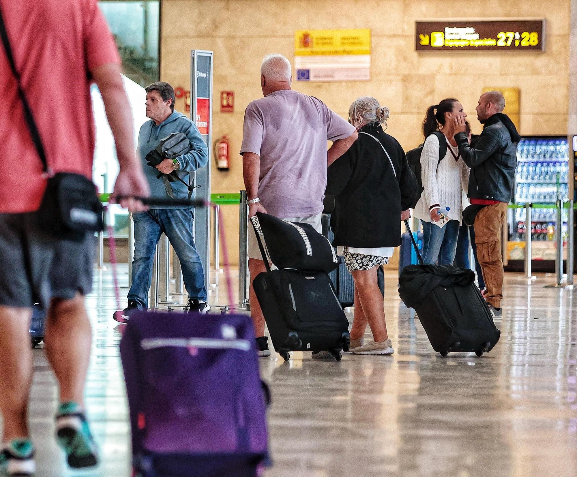 Operación salida de Semana Santa en el Aeropuerto Tenerife Norte