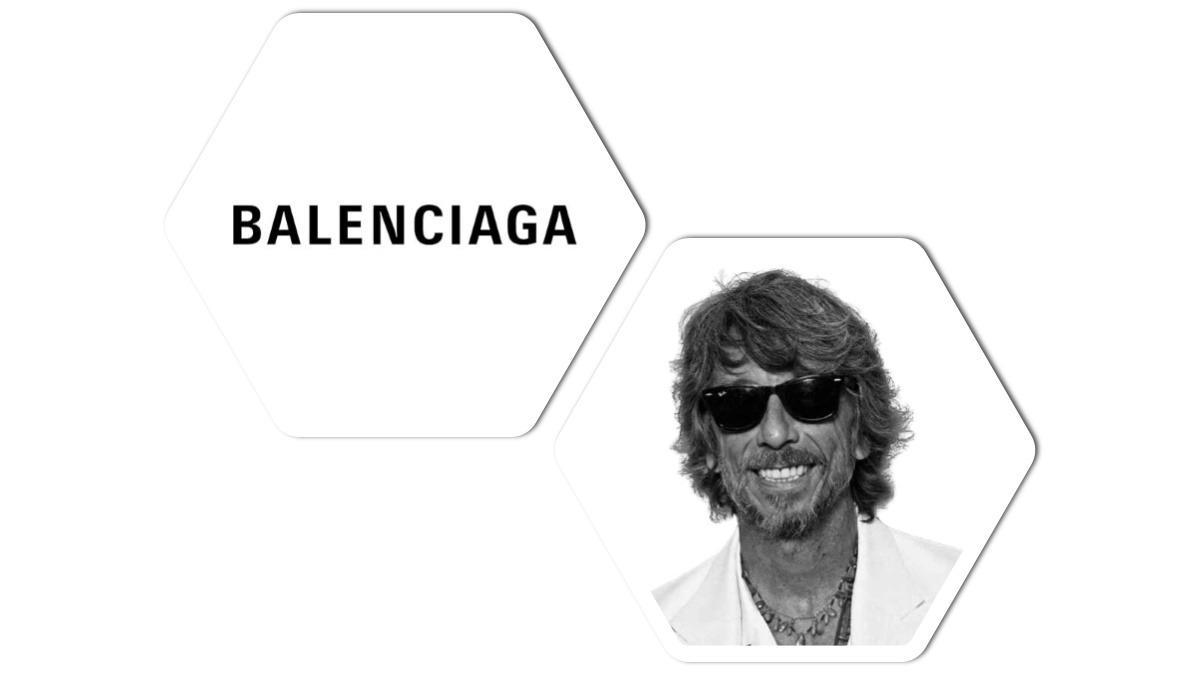 Pierpaolo Piccioli con su carta balenciaguista