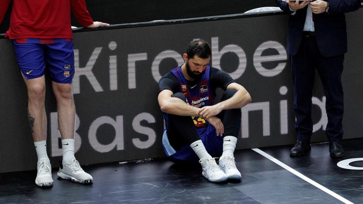 Nikola Mirotic, hundido tras la derrota en la final ante el Baskonia