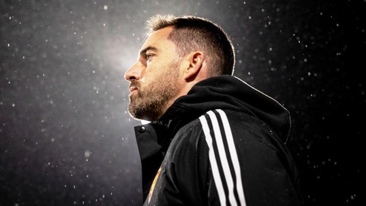 Rubén Sellés, en la banda del Ibercaja Estadio ante el Burgos.