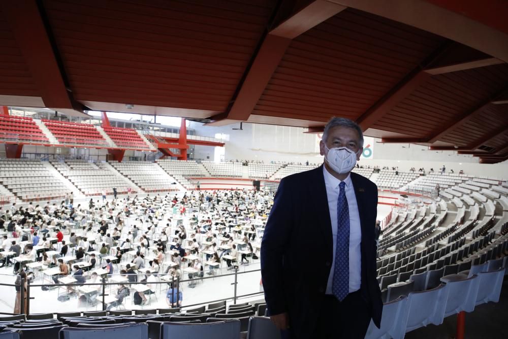 Primer día de la EBAU con mascarilla en Asturias