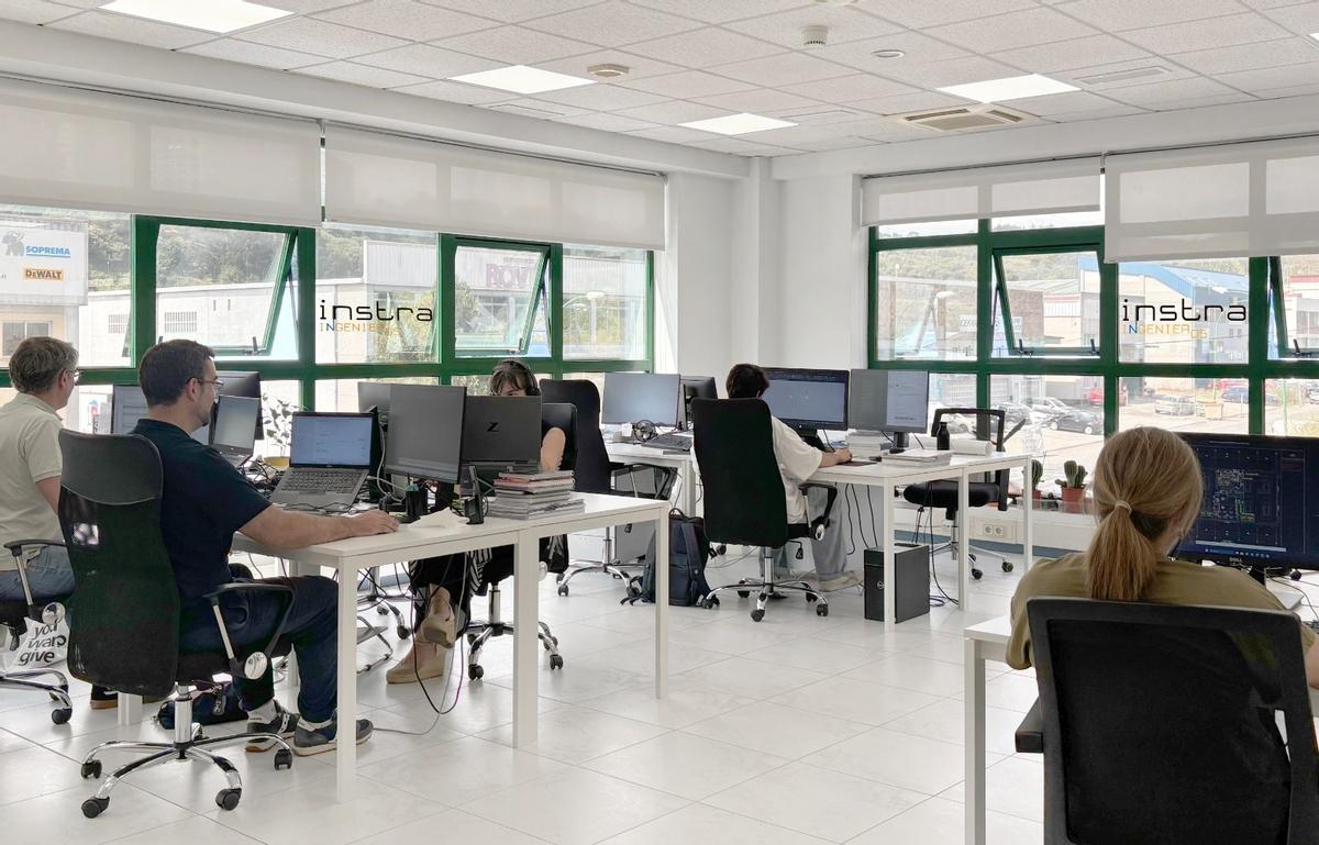 Trabajadores de Instra Ingenieros.