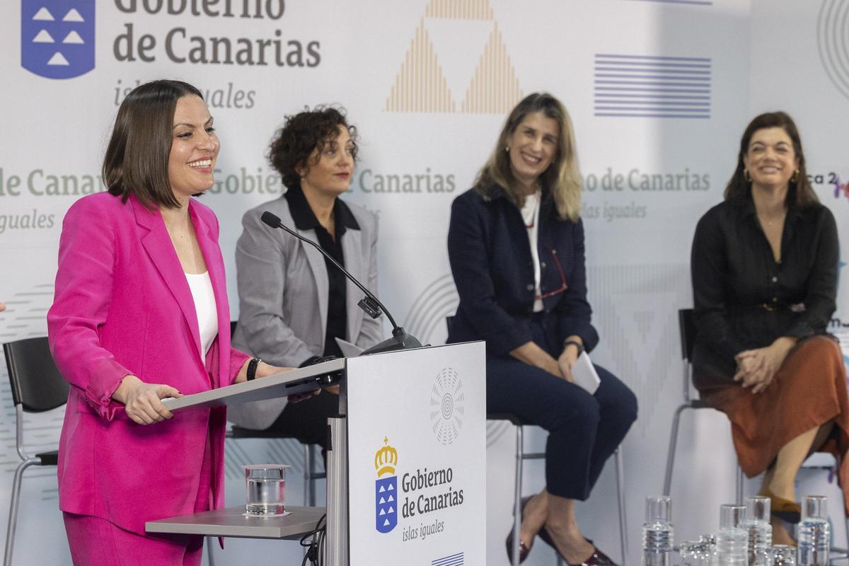 La consejera de Universidades, Ciencia e Innovación, Migdalia Machín, durante la apertura del acto de presentación