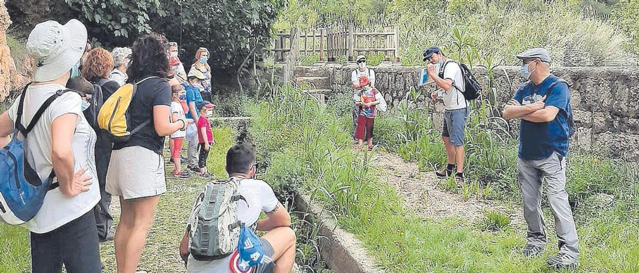 Durante los últimos años ya se han desarrollado rutas y visitas de diferentes temáticas, pero sin una periodicidad fija.