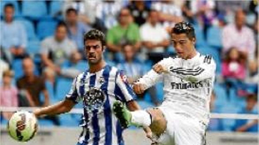 El Madrid es refà a Riazor amb una golejada rècord