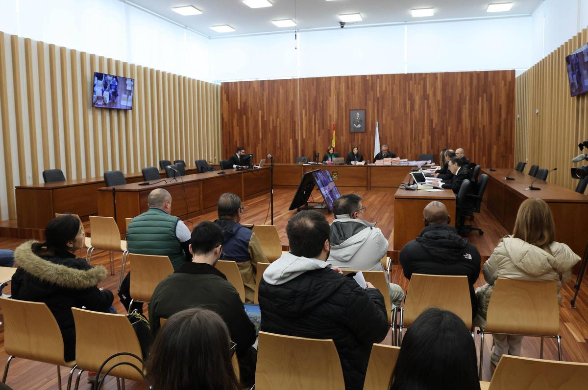 Imagen de la «macrosala» de la Ciudad de la Justicia de Vigo en el arranque del juicio que se celebra esta semana por el alijo del «Simione»