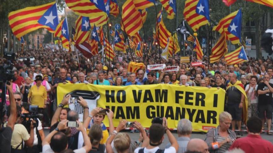 Capçalera de la manifestació a Barcelona | ACN