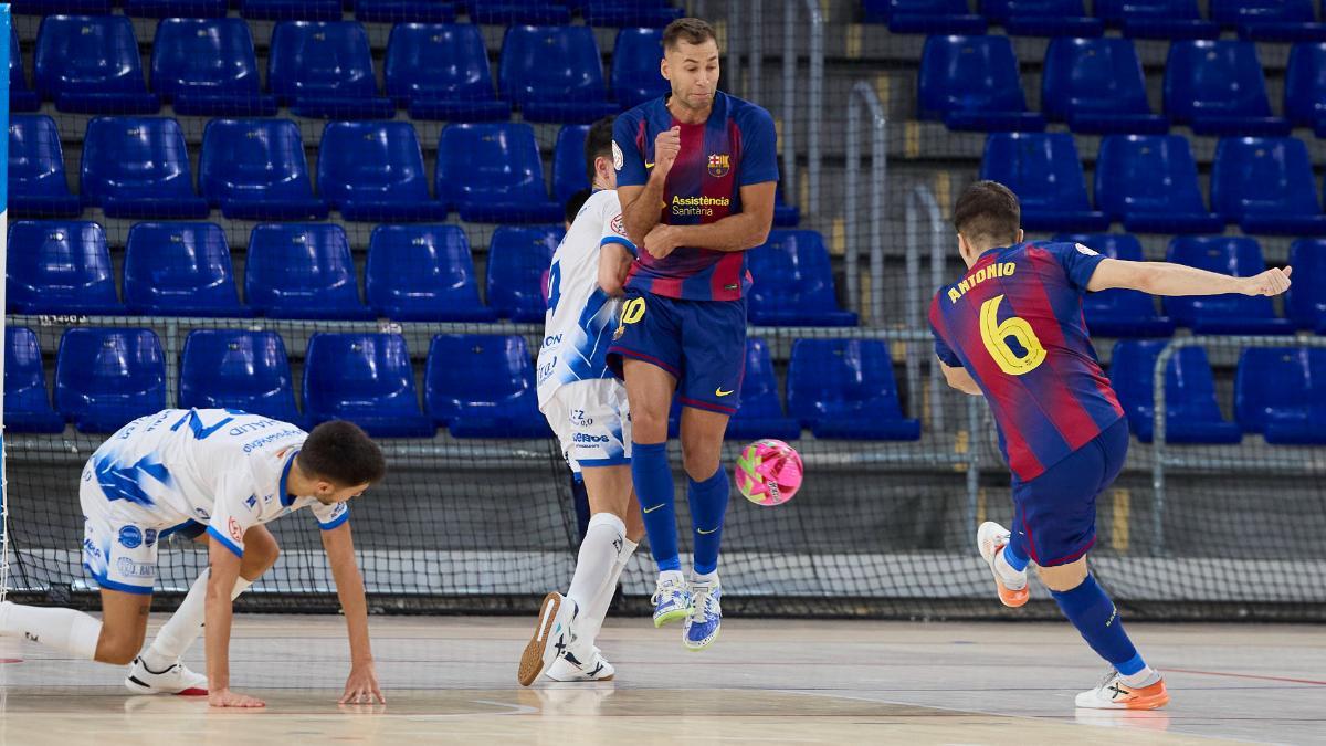 Antonio tiene un misil en su pierna izquierda