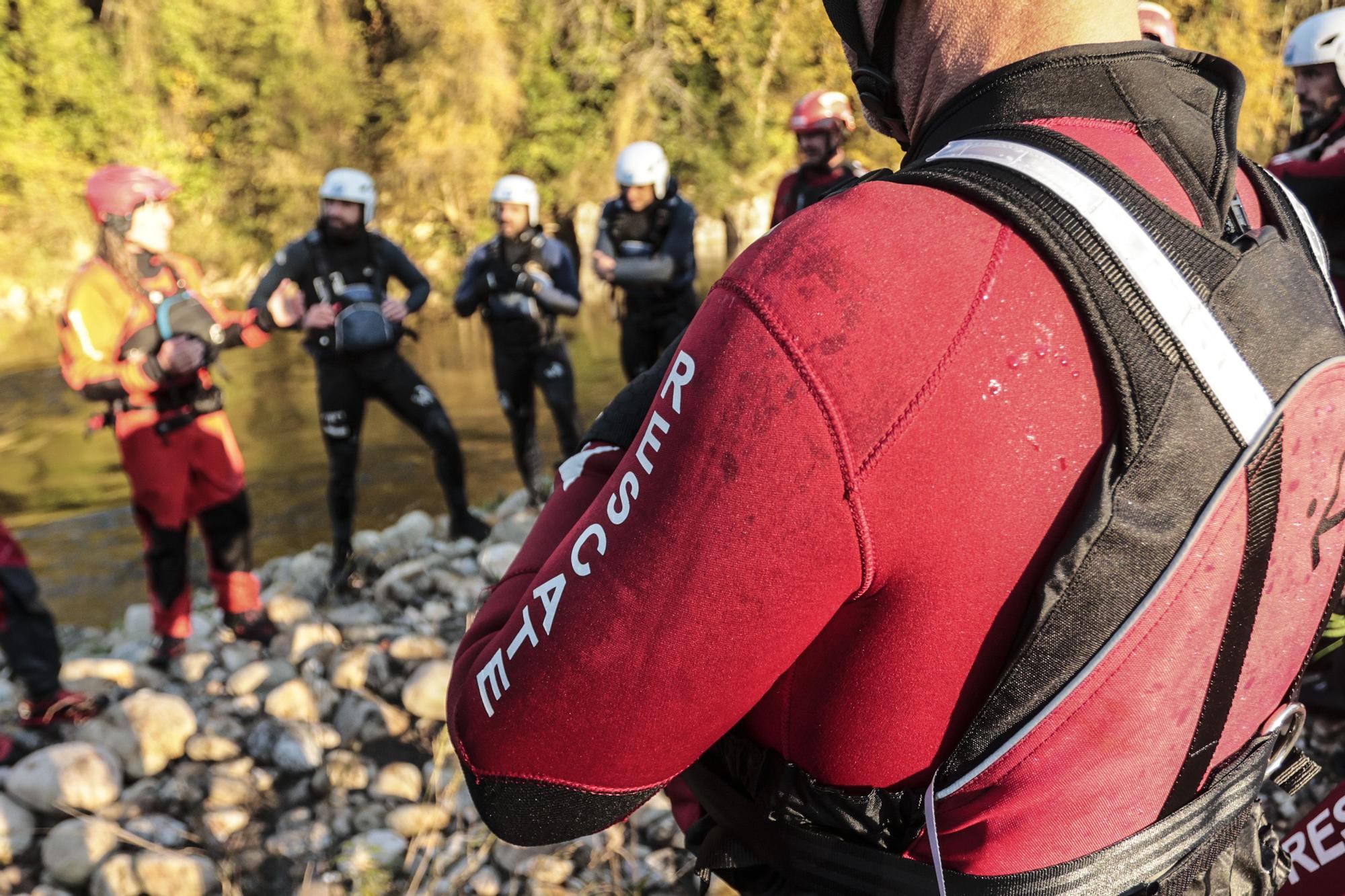 Maniobras del Cuerpo de Bomberos de Oviedo durante el curso de intervención y rescate