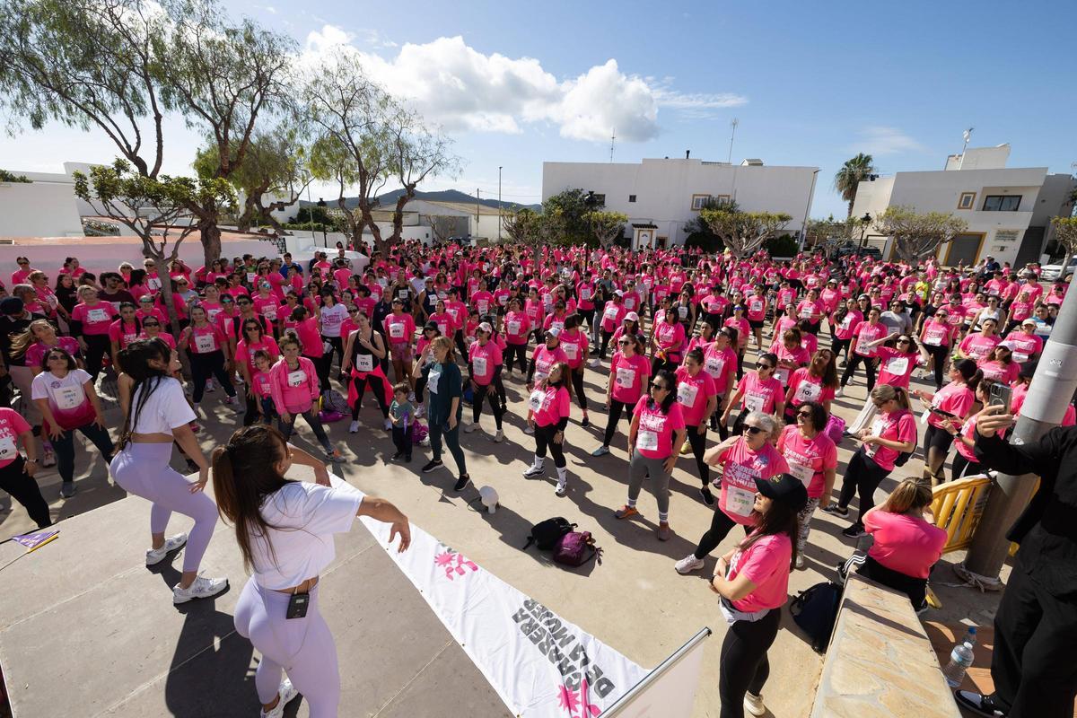 Mira todas las fotos de la Cursa per la Dona en Ibiza Mira todas las fotos de la Cursa per la Dona en Ibiza