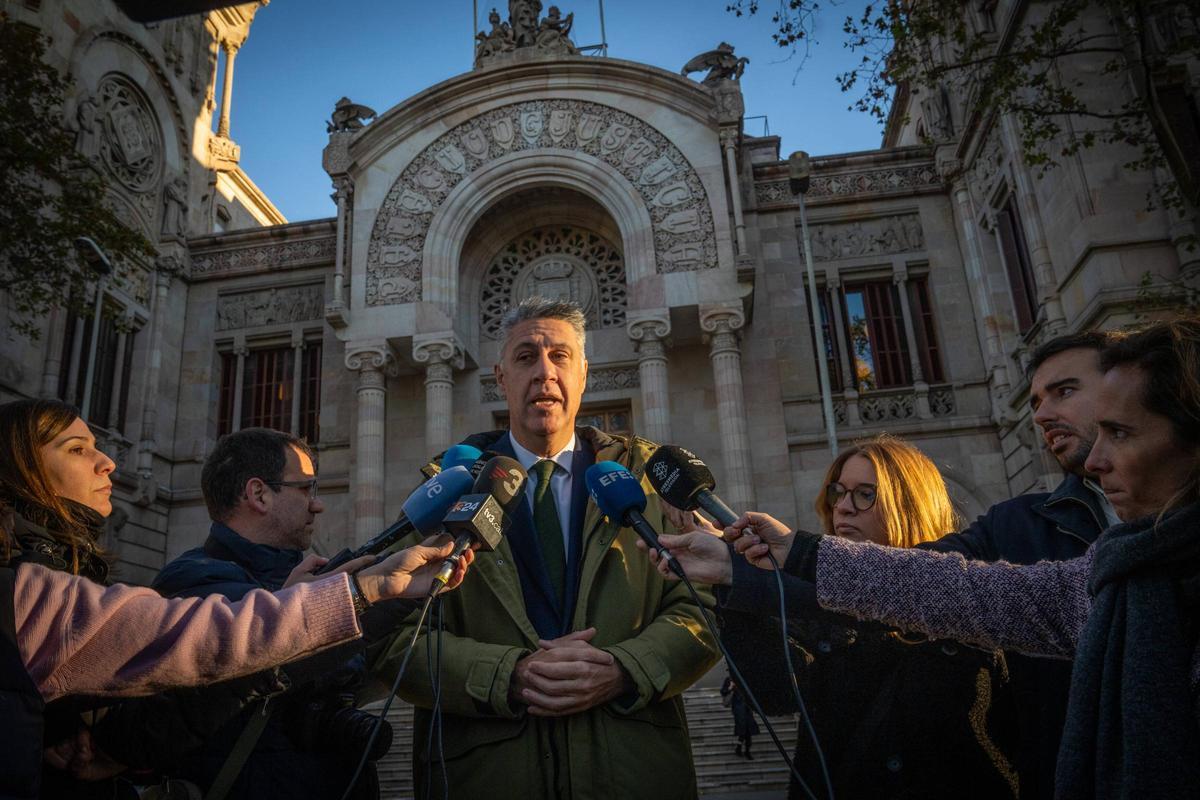 Imagen de archivo del alcalde de Badalona, Xavier Garcia Albiol, a la entrada de la Audiencia de Barcelona.