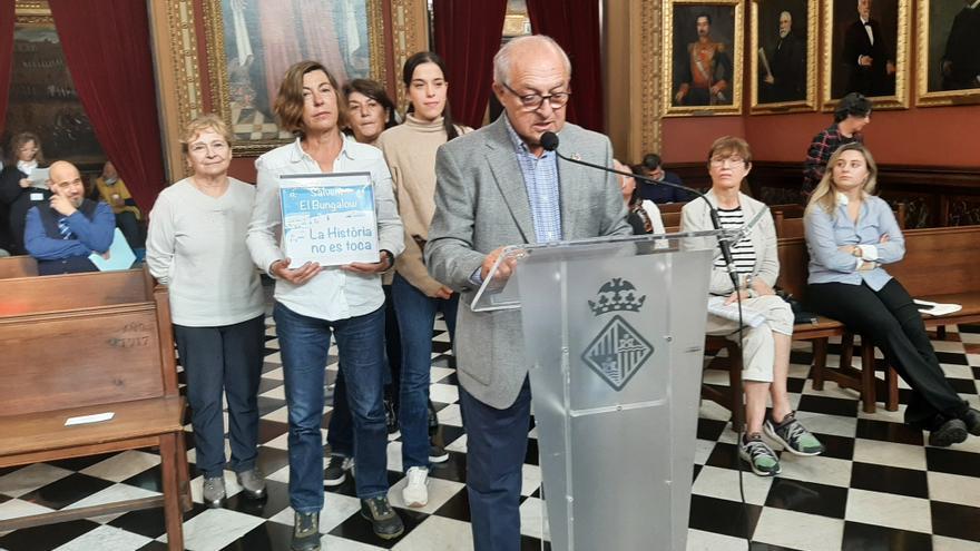 El ayuntamiento de Palma iniciará los trámites para proteger El Bungalow y pedirá a Costas que paralice su demolición
