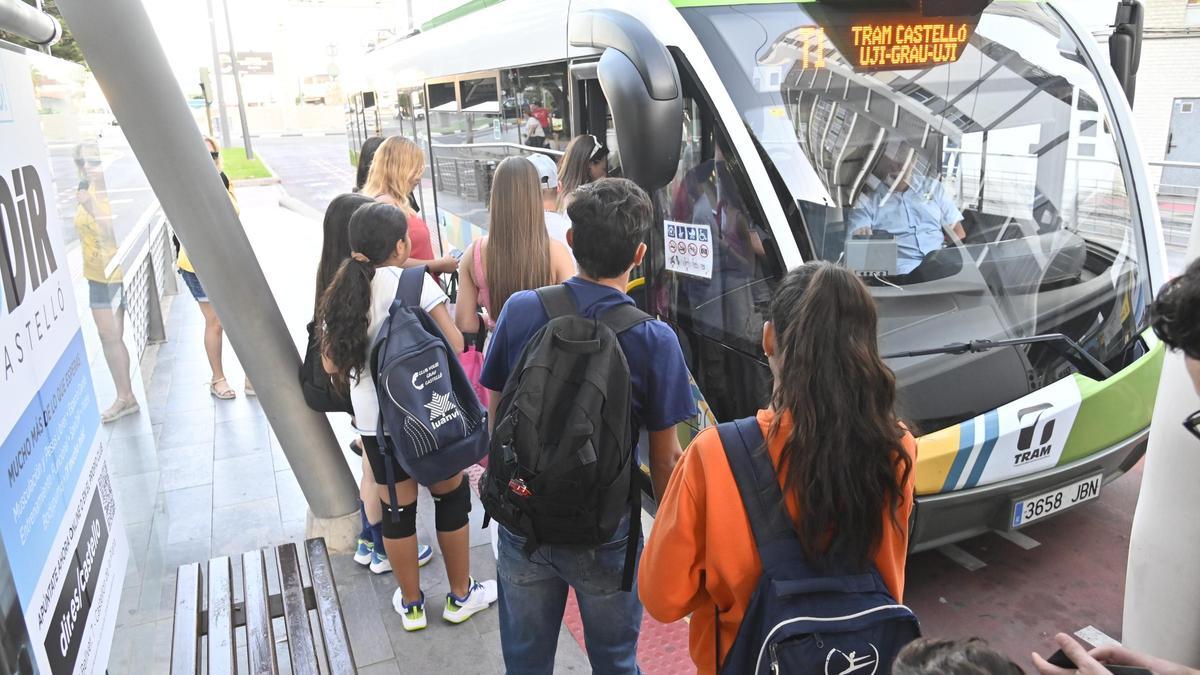 En Castelló, la reducción del 50 % del precio en los títulos multioperador afecta al TRAM.