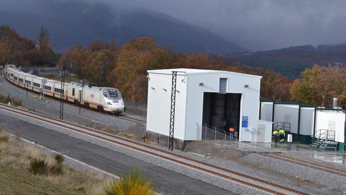 El tren llega al intercambiador de Pedralba.