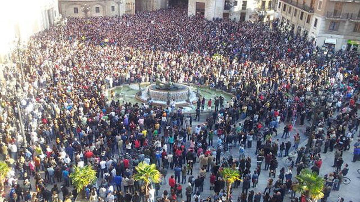 Cinco mil personas en Valencia piden justicia por las víctimas del metro