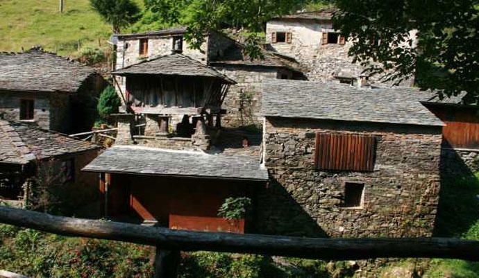 El pueblo de Os Teixóis en Asturias