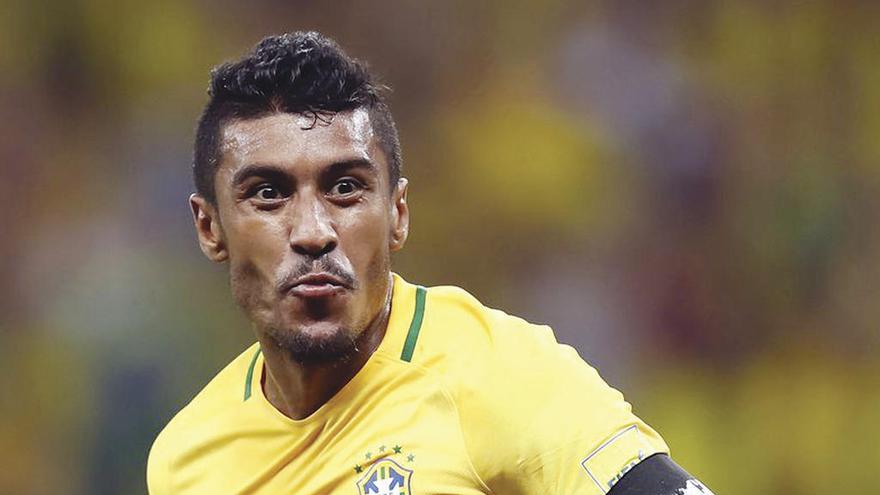 Paulinho, en un partido con Brasil. // Efe