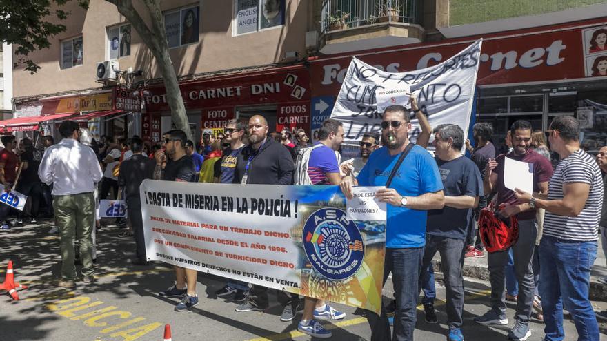 Protesta policial por los turnos de trabajo