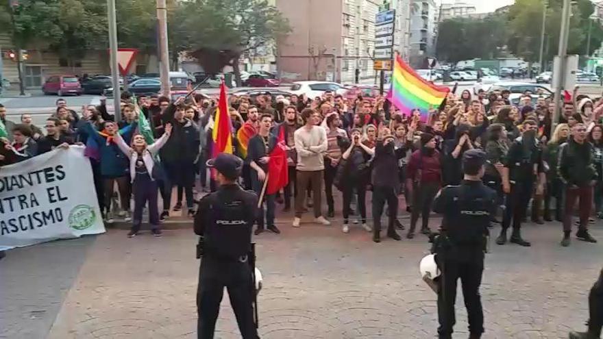 Concentración en repulsa a los actos de Hazte Oír y Vox en Murcia