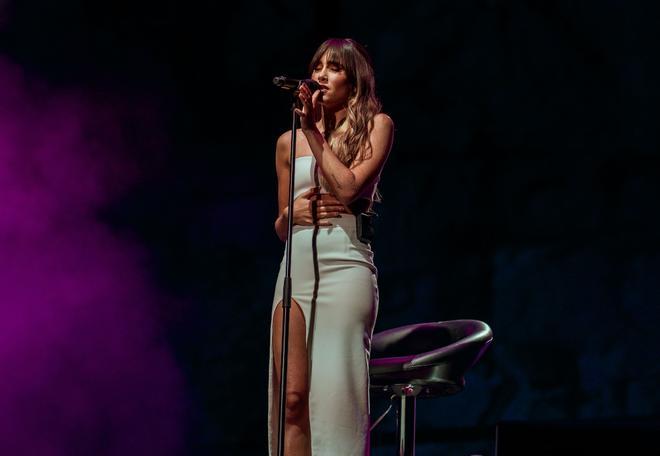 Aitana Ocaña en un momento íntimo de su actuación en el Festival Stalite de Marbella