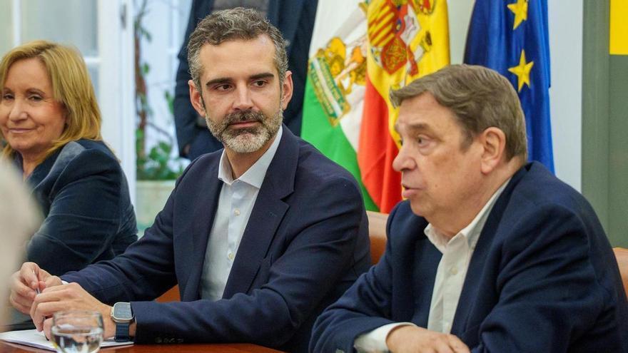 El ministro Luis Planas reconoce, tras visitar Córdoba, que "los daños son más importantes de lo que pensaba”