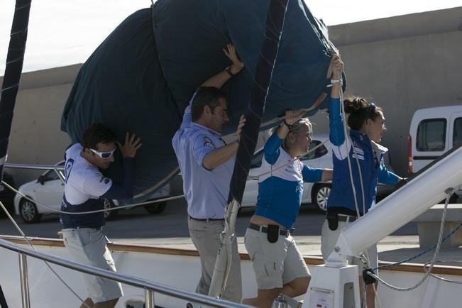 14/11/2016  deporte aventura sanidad  cinco mujeres que han superado el cancer cruzarán el atlántico patrocinadas por  pelayo que han realizado una escala en el muelle de marina de san miguel realizando un entrenamiento en la bahia