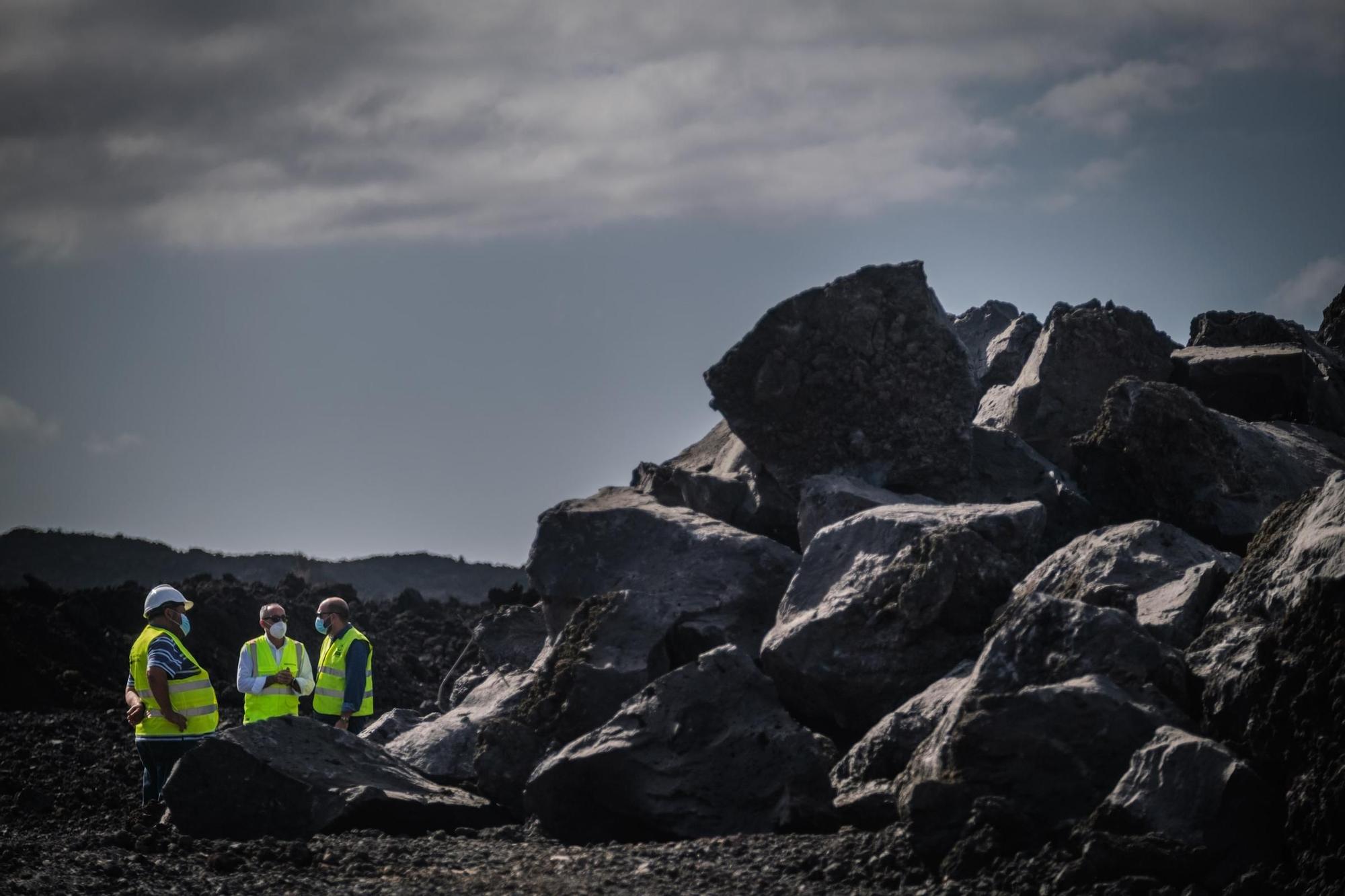 Retirada de la lava del volcán de La Palma