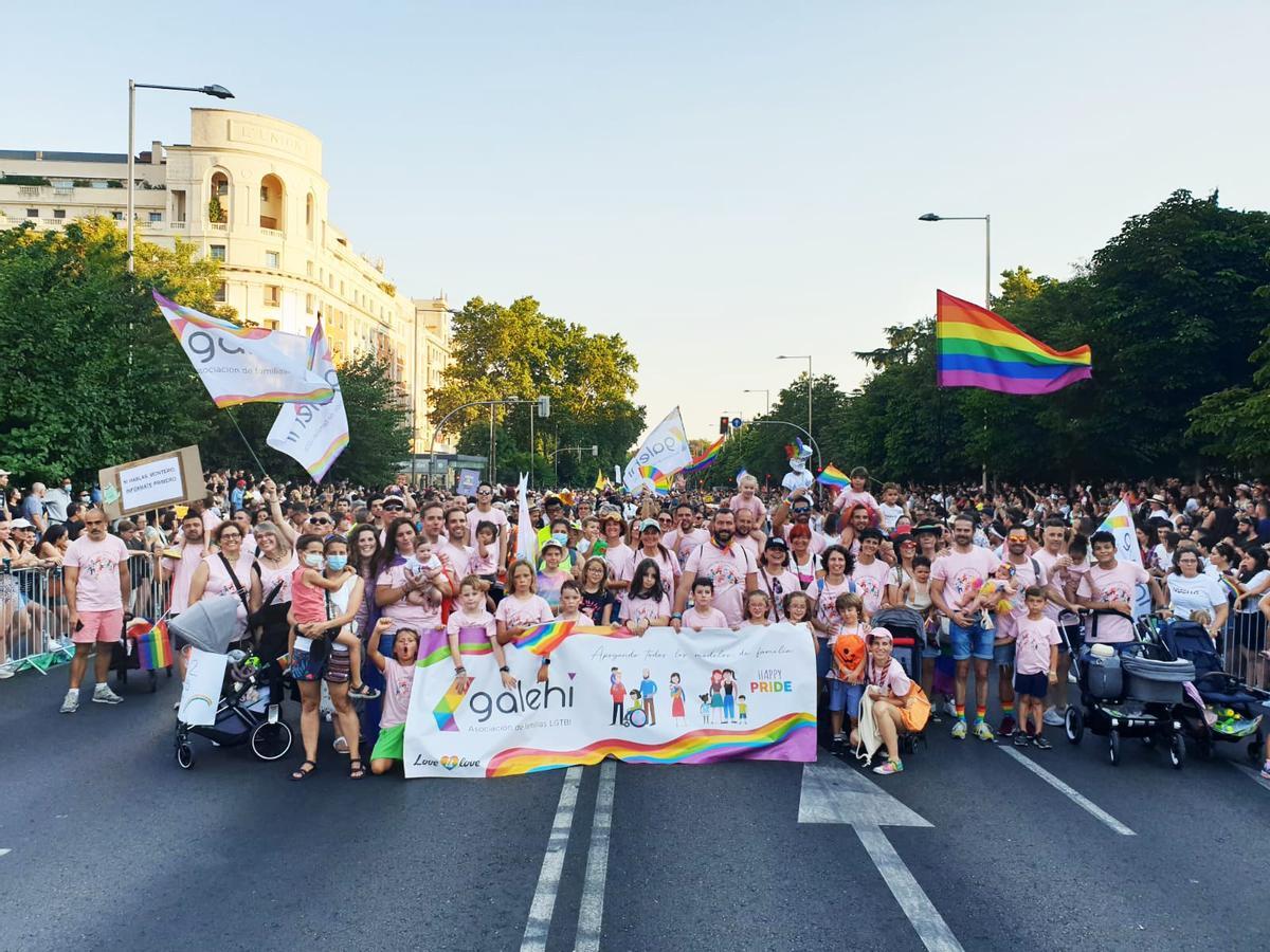 Las familias que integran Galehi, en la manifestación del Orgullo LGTBIQA+