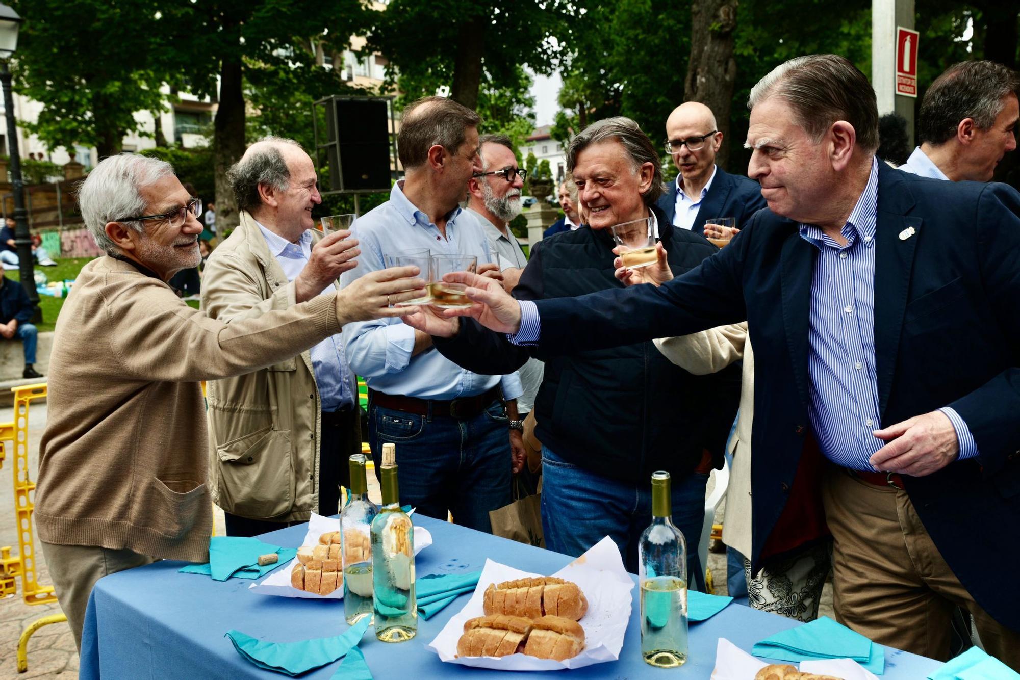 EN IMÁGENES: Así vive Oviedo su fiesta de Martes de Campo