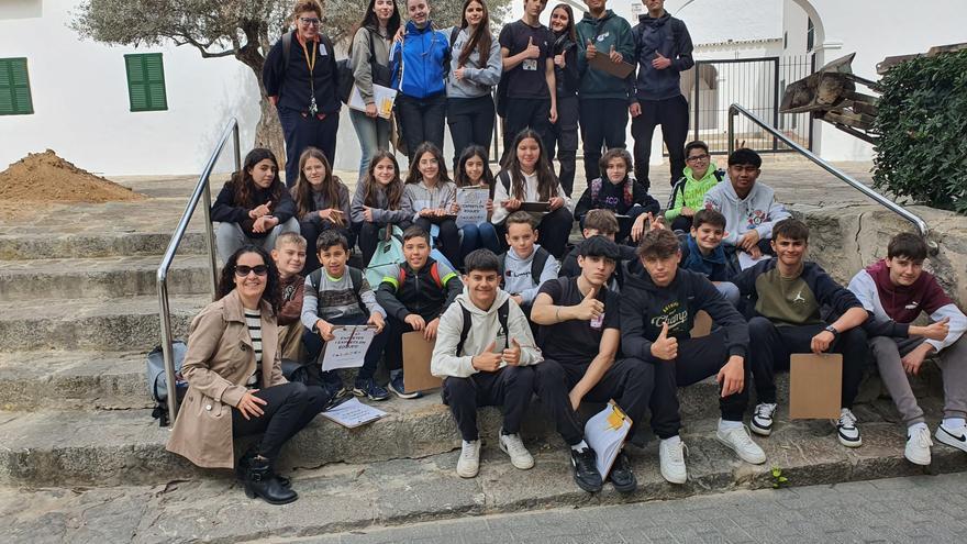 Itinerari dels alumnes del Quartó de Portmany i Can Coix: Geologia urbana per aprendre a estimar Eivissa