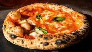 Una pizza margarita.