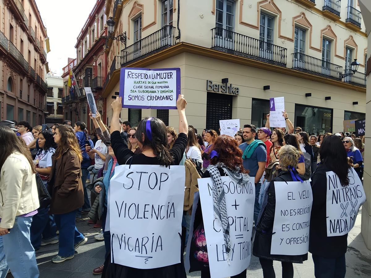 Manifestación del 8M desde Plaza Nueva a la Alameda.