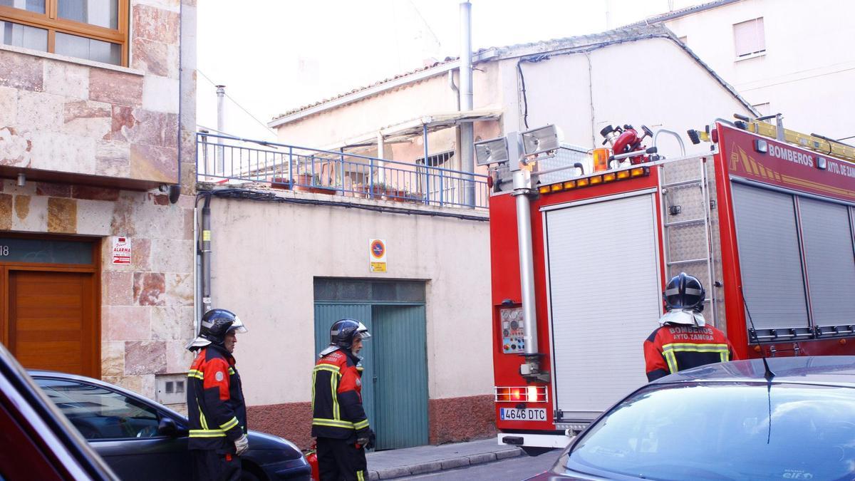 Bomberos de Zamora durante una intervención