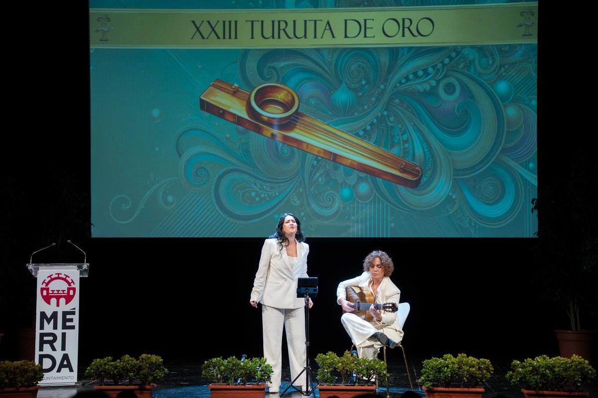 Un torrente de emociones en los premios Turuta de Oro 2025.