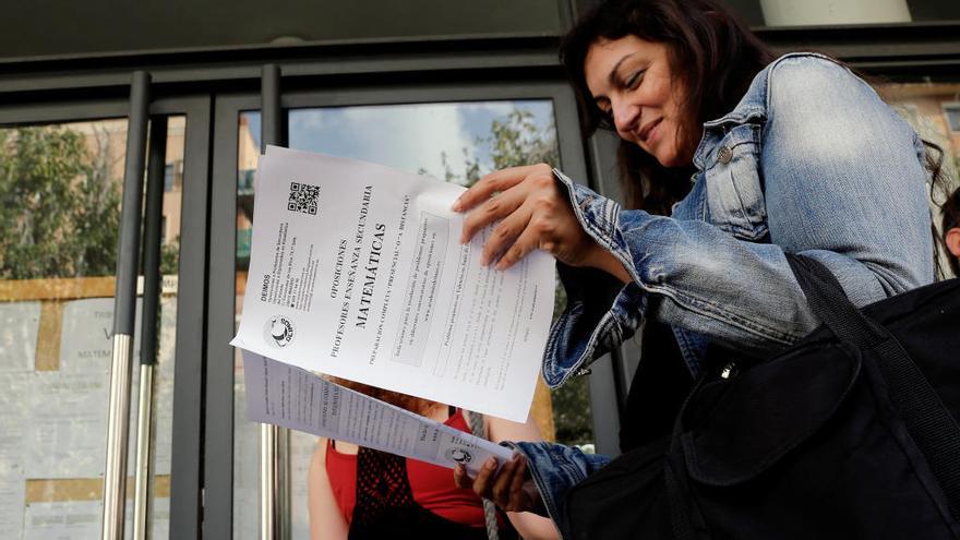 Una de las miles de aspirantes a las últimas oposiciones docentes en la C. Valenciana.