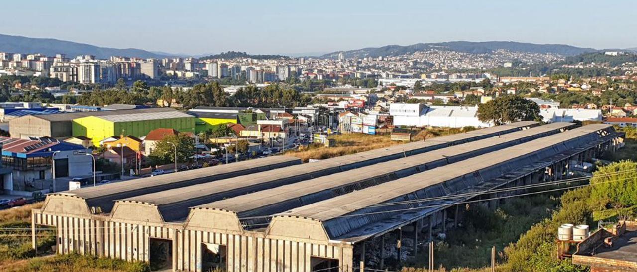 Terreno e instalaciones de la antigua fábrica en Coruxo.