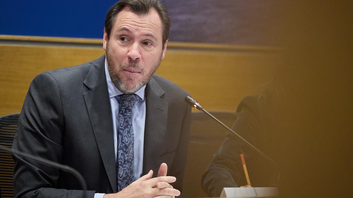 El ministro de Transportes y Movilidad Sostenible, Óscar Puente, en la sede de la CEOE, a 15 de diciembre de 2023, en Madrid (España).
