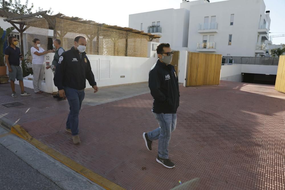 Registro policial en un piso de Jesús