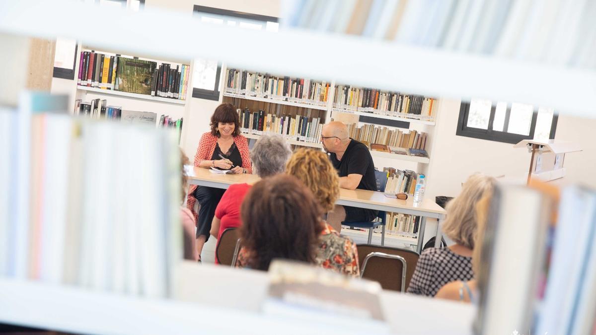 Club de Lectura municipal con Rosa Montero