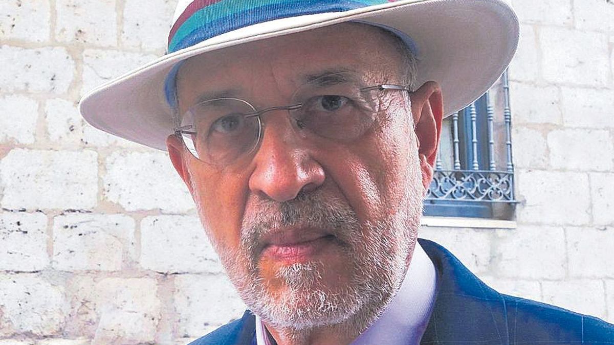 El poeta cartagenero David Pujante.