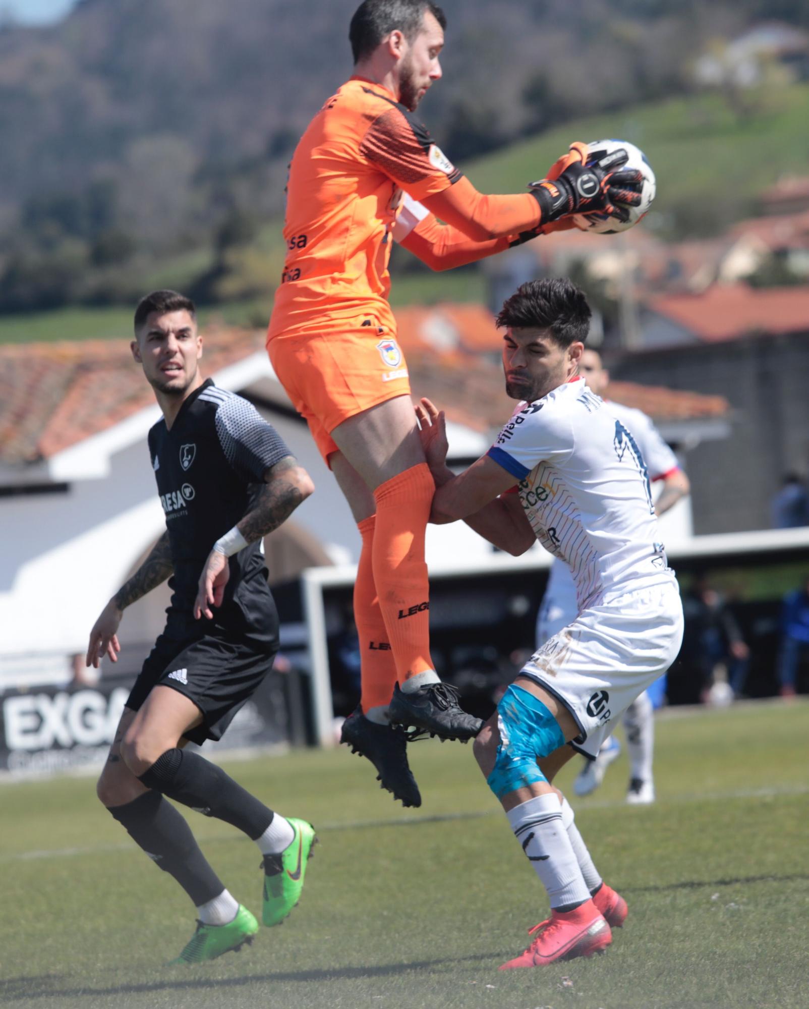 Las imágenes de los partidos de los equipos asturianos de Segunda División B