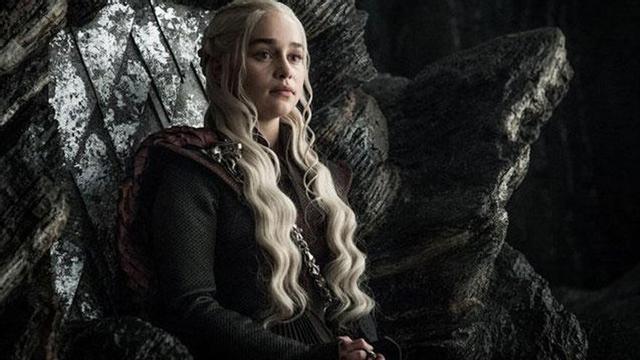 Clarke dona vida a Daenerys
