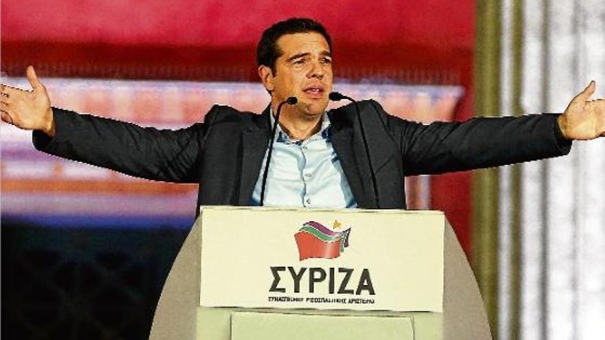 El líder de Syriza, Alexis Tsipras, eufòric després de conèixer els resultats..