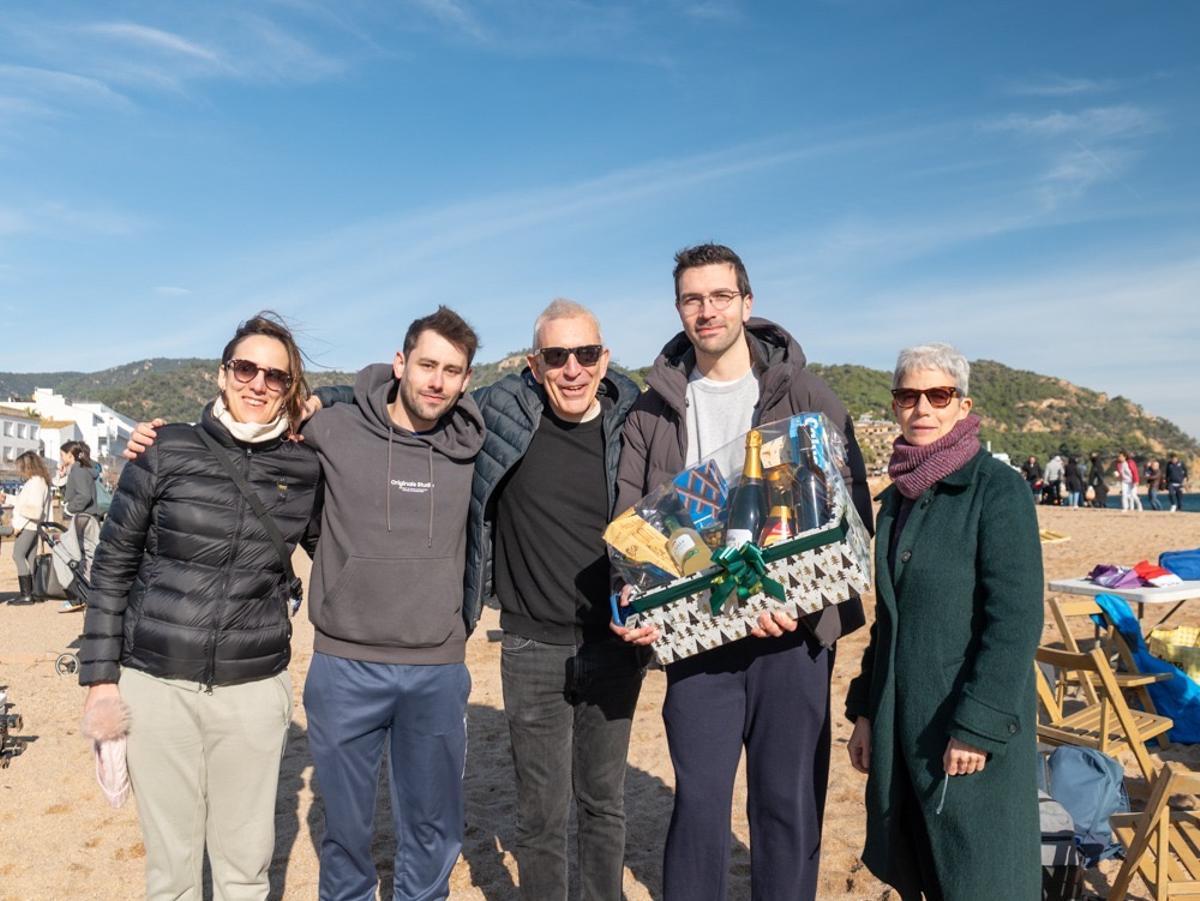 Les imatges del primer bany de l'any a Tossa de Mar