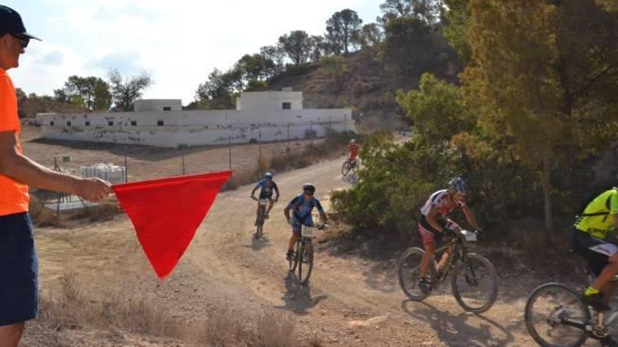 Aigües celebra su primera marcha BTT