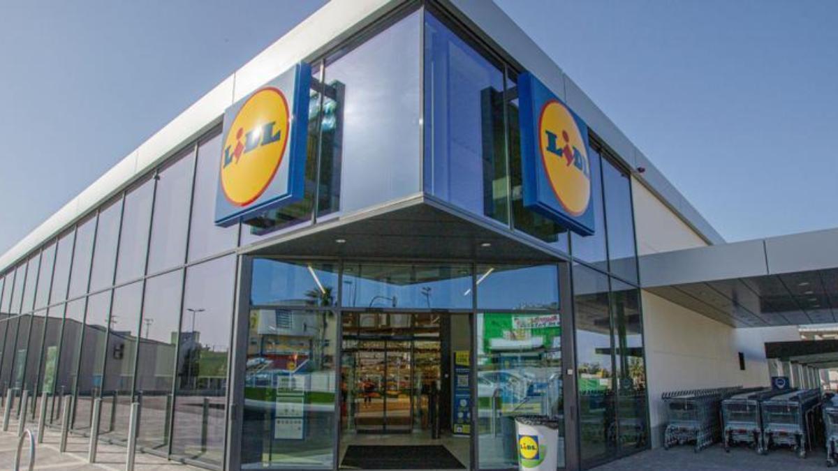 Mañana se esperan colas kilométricas en Lidl para hacerse con la potente máquina de coser de Singer que es la más barata del mercado: tiene un descuento de casi el 70 por ciento