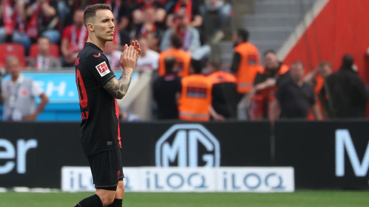 Alejandro Grimaldo, futbolista del Bayer Leverkusen