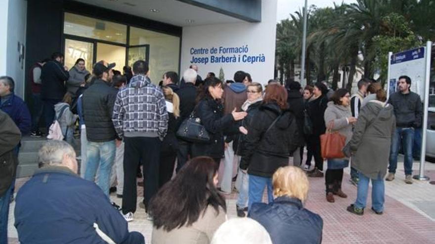 Benicàssim amplía en un centenar el número de paellas al agotar las 1.200 en una mañana