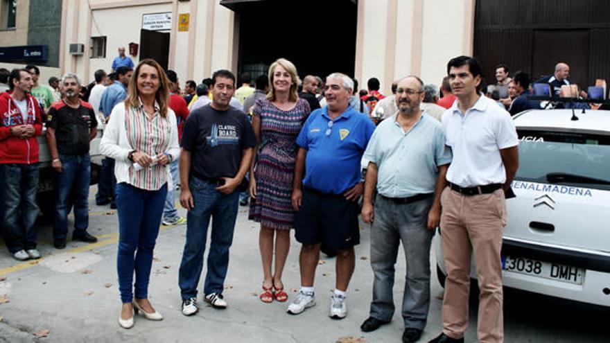 Paloma García Gálvez, y los ediles de Obras y Personal recibieron a los trabajadores.