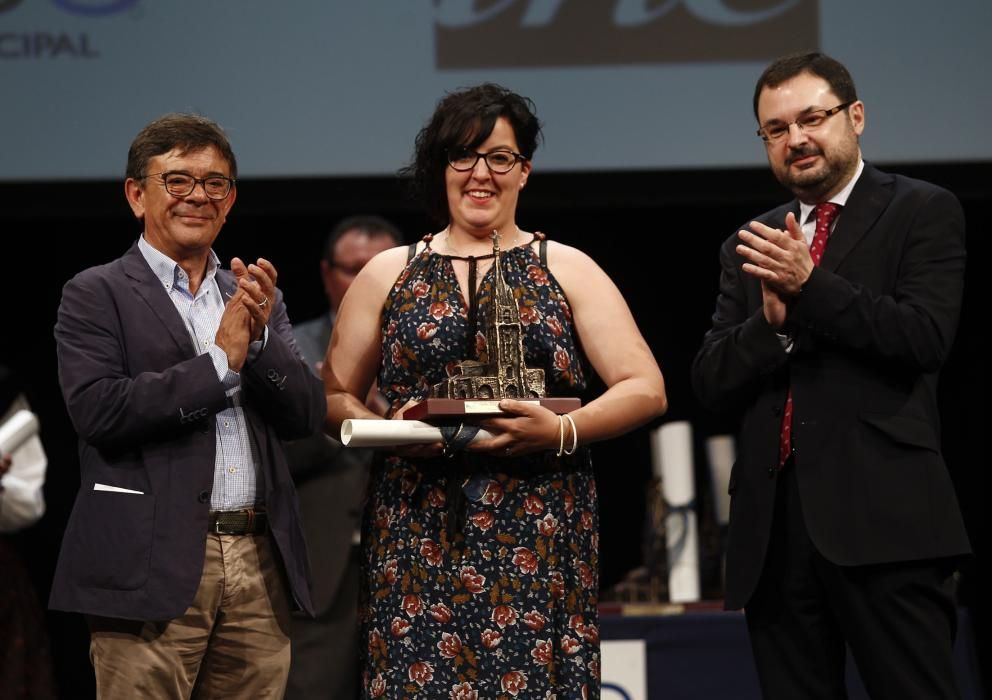 Ceremonia de entrega de los premios del XXIV concurso y muestra del Folclore Ciudad de Oviedo